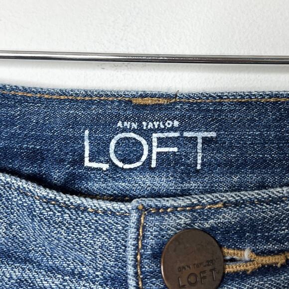 Ann Taylor Loft Women's Boyfriend Jeans 10 Distressed Medium Wash Mid Rise Denim - Picture 6 of 9